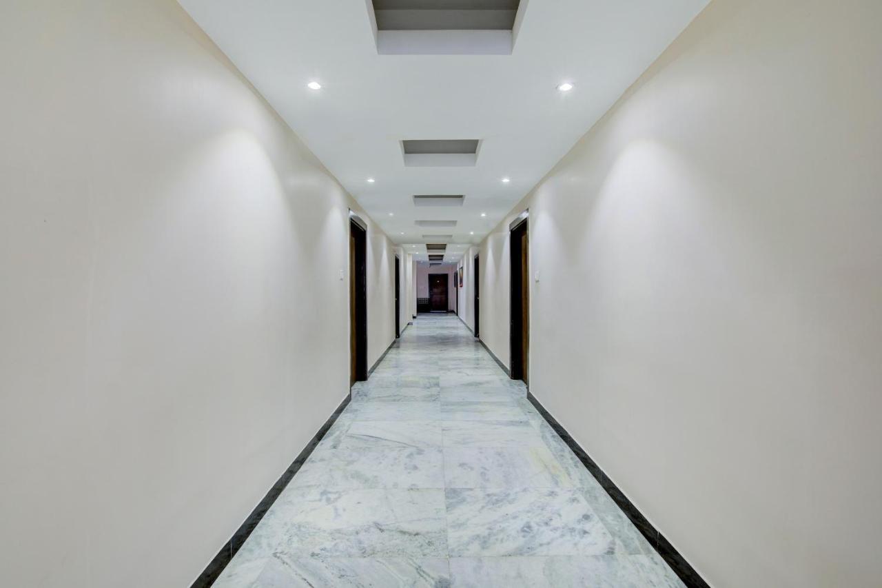 Oyo 1545 Hotel Shivani International Αχμπανταμπάντ Εξωτερικό φωτογραφία