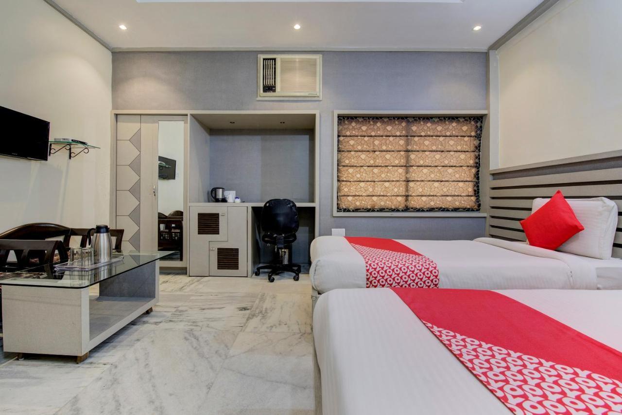 Oyo 1545 Hotel Shivani International Αχμπανταμπάντ Εξωτερικό φωτογραφία