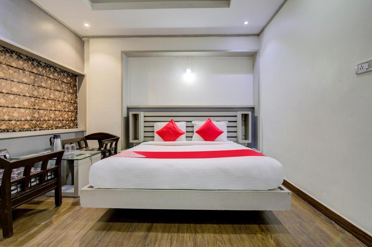 Oyo 1545 Hotel Shivani International Αχμπανταμπάντ Εξωτερικό φωτογραφία