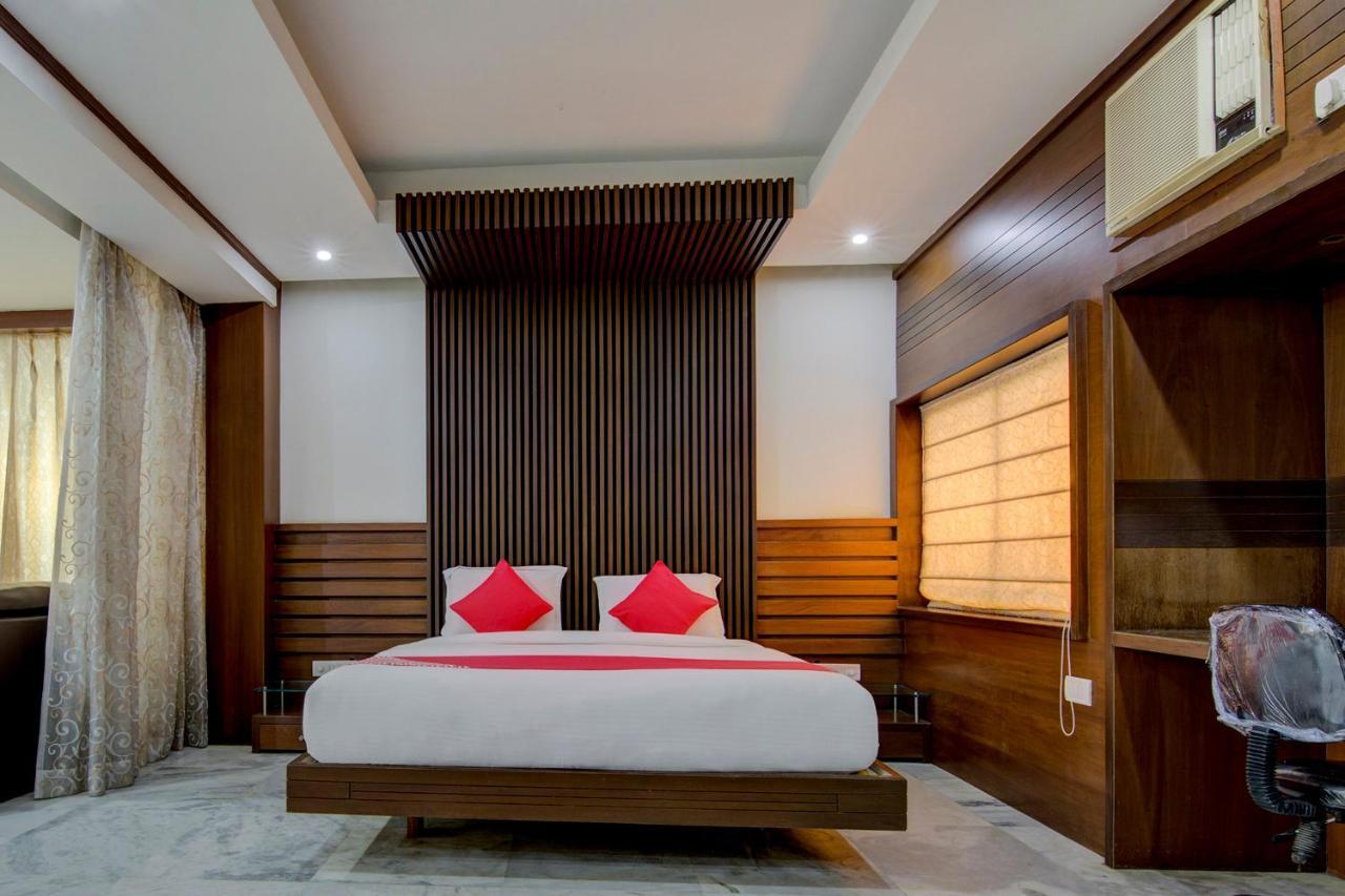 Oyo 1545 Hotel Shivani International Αχμπανταμπάντ Εξωτερικό φωτογραφία