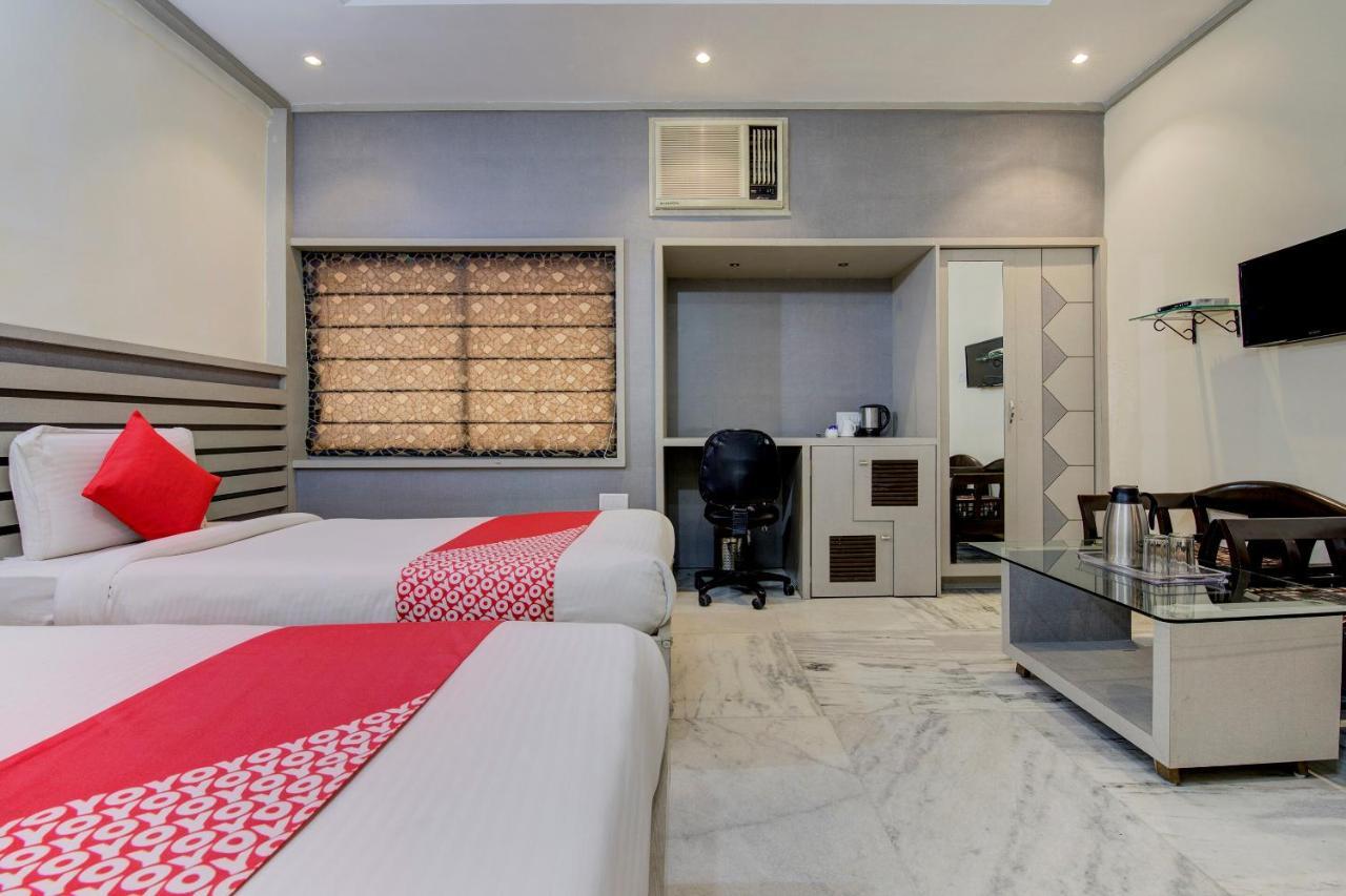 Oyo 1545 Hotel Shivani International Αχμπανταμπάντ Εξωτερικό φωτογραφία