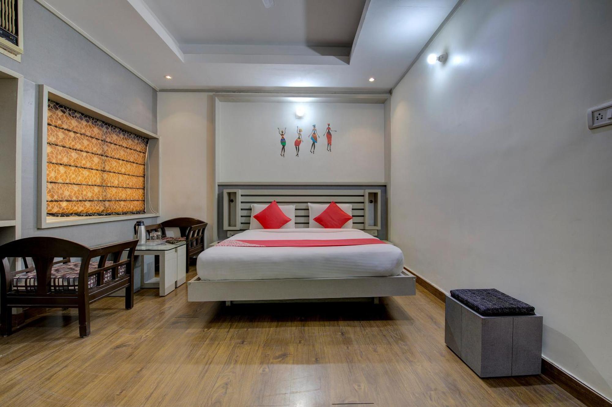 Oyo 1545 Hotel Shivani International Αχμπανταμπάντ Εξωτερικό φωτογραφία