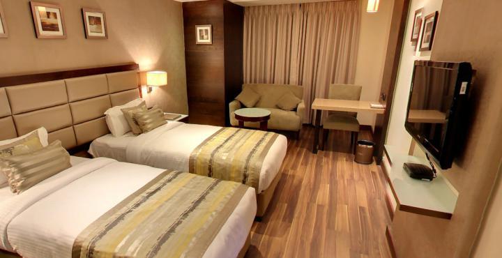 Oyo 1545 Hotel Shivani International Αχμπανταμπάντ Εξωτερικό φωτογραφία
